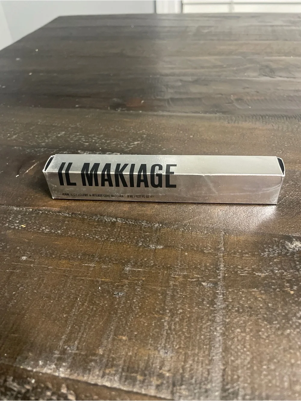 IL MAKIAGE Silver Mascara Packaging